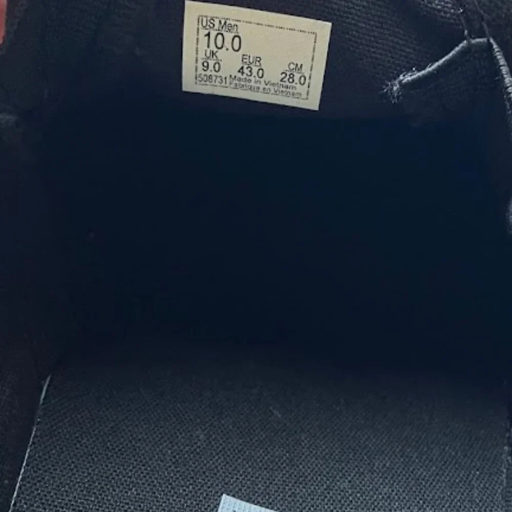 Black Vans slip on shoes - Picture 3 of 6